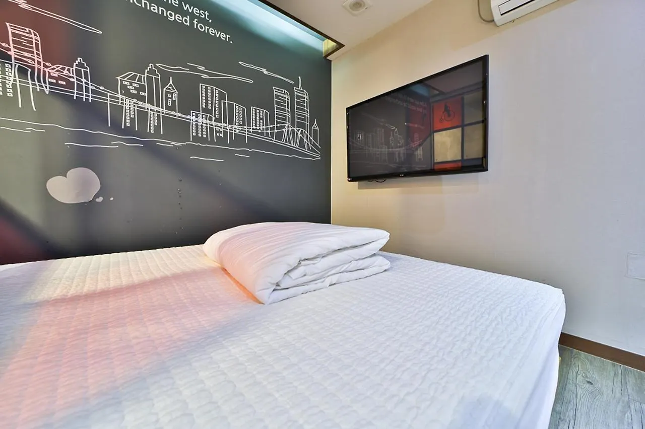 B&B Hotel Busan 2*,