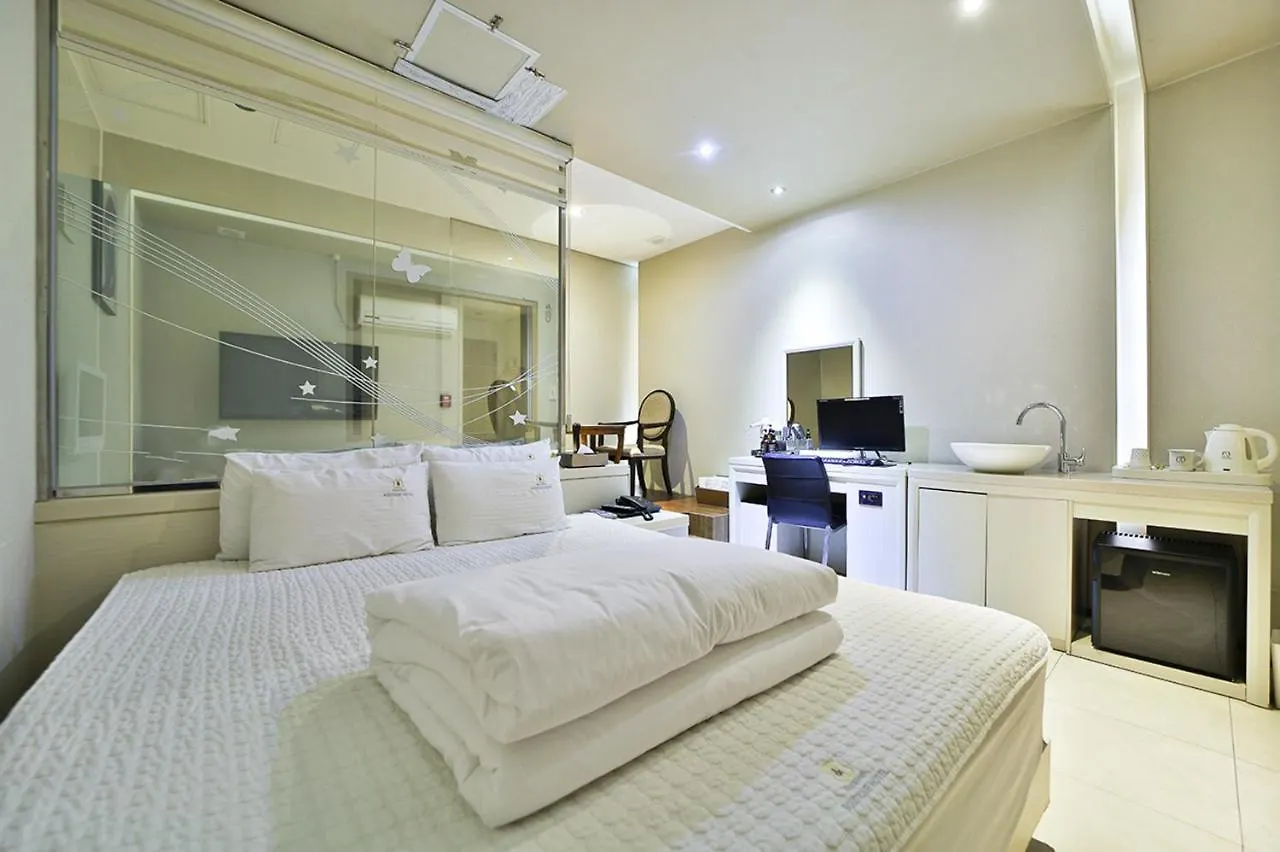 B&B Hotel Busan 2*,