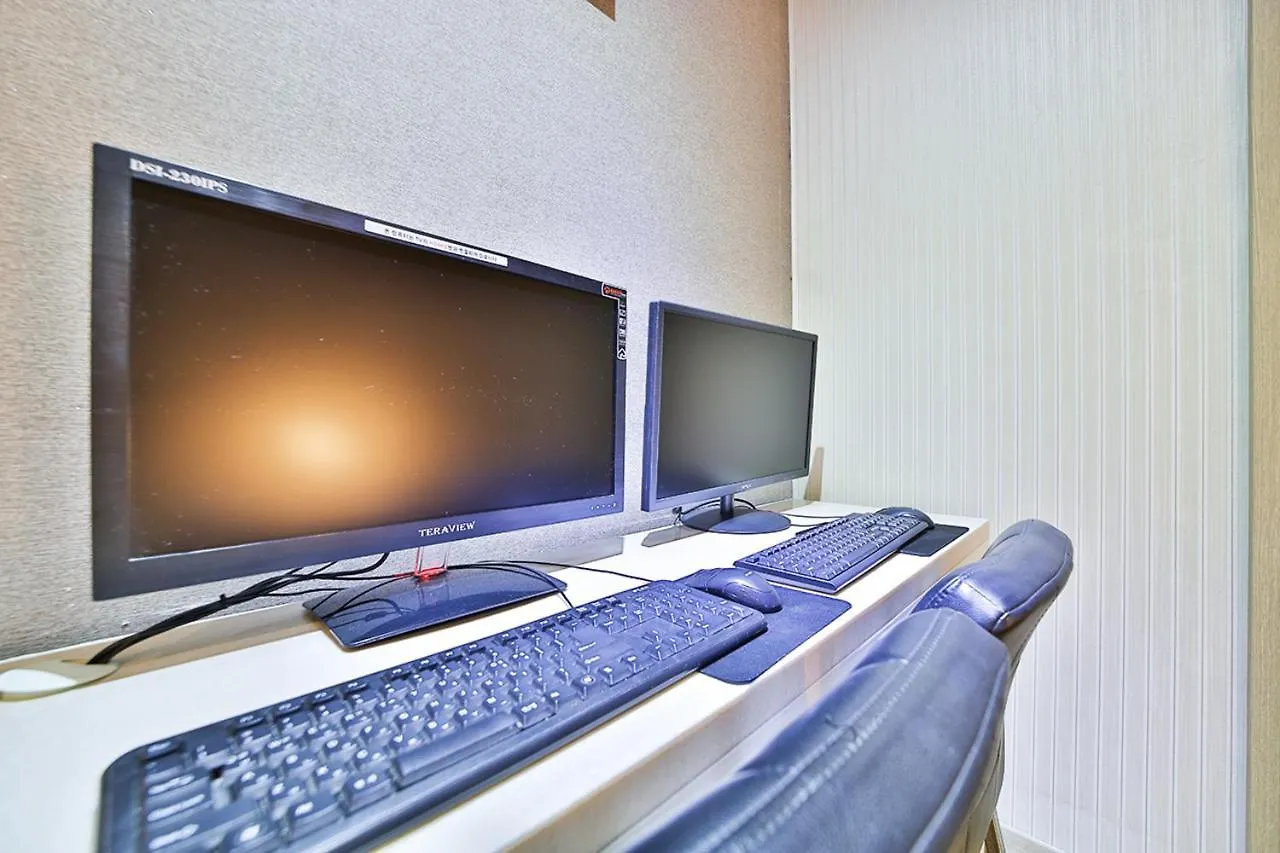 B&B Hotel Busan 2*,